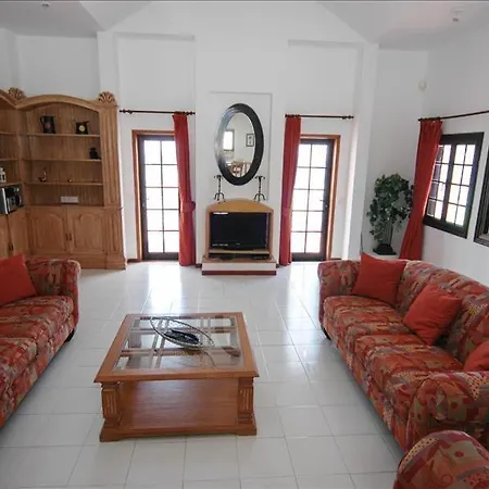 Villa Sleeps 8 With Air Con Costa Teguise