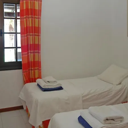 Sleeps 8 With Air Con Villa