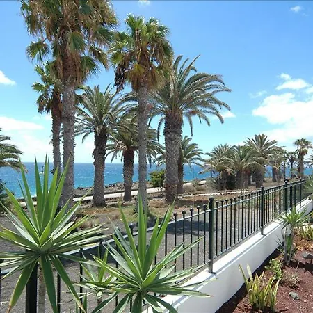 Sleeps 8 With Air Con Villa