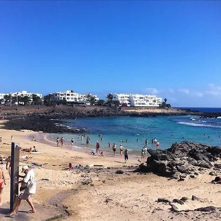 Sleeps 8 With Air Con Villa